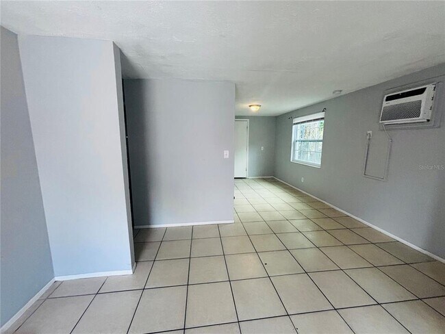 11733 N 12th St in Tampa, FL - Building Photo - Building Photo