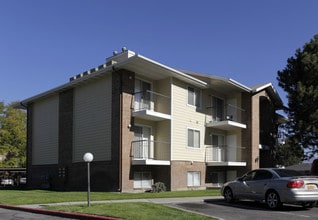 Willow Cove in West Jordan, UT - Building Photo - Building Photo