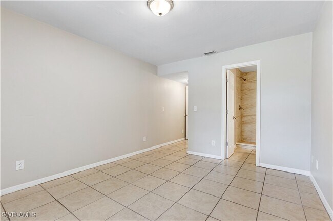 5453 16th Pl SW in Naples, FL - Building Photo - Building Photo