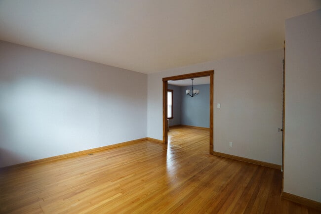 3049 N Kenneth Ave in Chicago, IL - Foto de edificio - Building Photo