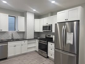 329 36th St in Union City, NJ - Building Photo