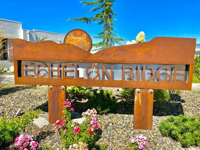 1258 E Echelon Rdg Ln in Boise, ID - Building Photo - Building Photo