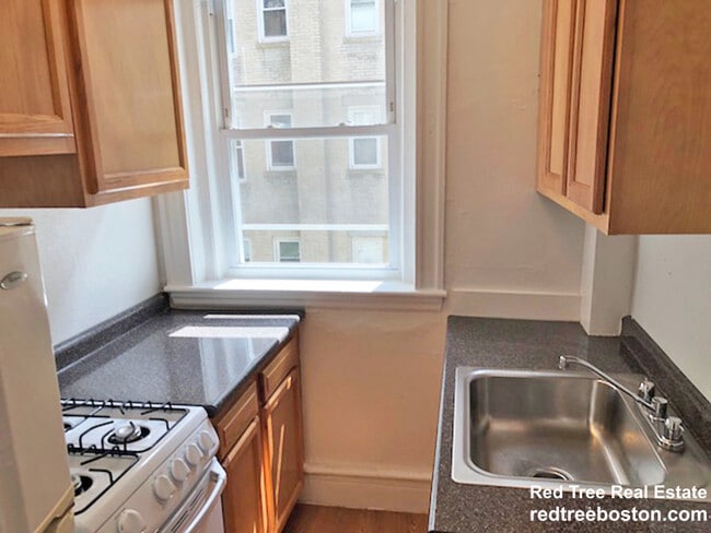 1185 Boylston St, Unit 22 in Boston, MA - Foto de edificio - Building Photo