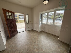 180 Central Ave in Pacific Grove, CA - Building Photo - Building Photo