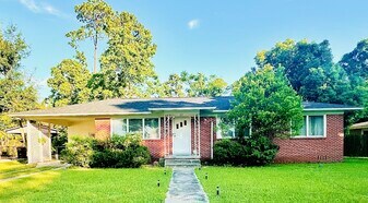 27 Escalona Ave in Pensacola, FL - Building Photo