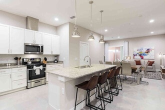 7586 Sunny Dreams Ln in Kissimmee, FL - Building Photo - Building Photo