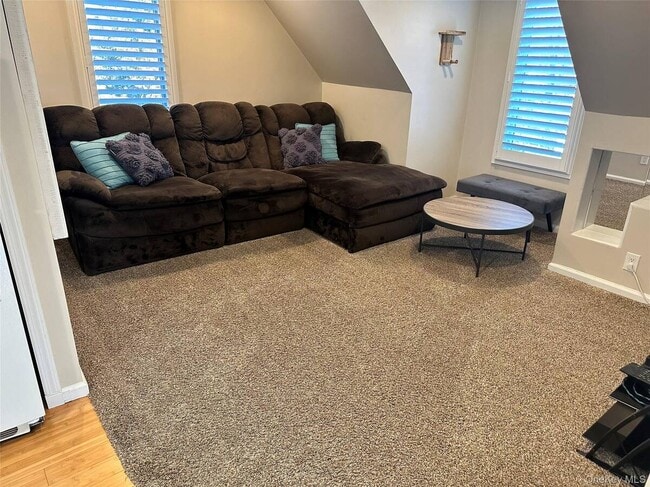 12 Bunnell Pl in West Babylon, NY - Foto de edificio - Building Photo