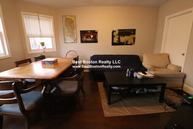 34 Speridakis Terrace, Unit 3 in Cambridge, MA - Foto de edificio - Building Photo