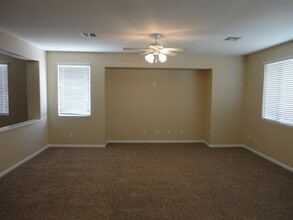 903 Golden Poppy St in Las Vegas, NV - Building Photo - Building Photo