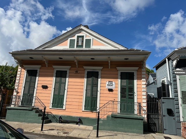 728 Ursulines Ave in New Orleans, LA - Foto de edificio