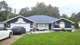 564 W Central Ave in Orange City, FL - Building Photo