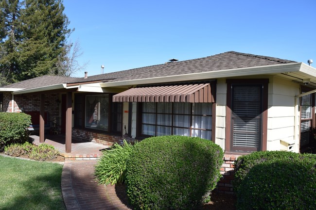 Marion Sisters of Santa Rosa in Santa Rosa, CA - Foto de edificio - Building Photo