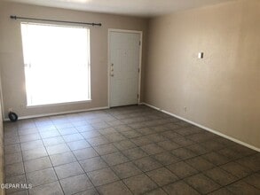 10073 Kirwood St in El Paso, TX - Building Photo - Building Photo