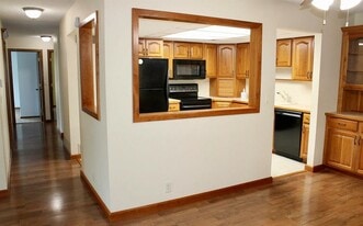 514 E Olive St in Marshalltown, IA - Building Photo