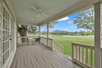10618 Hufsmith Rd in Tomball, TX - Building Photo - Building Photo
