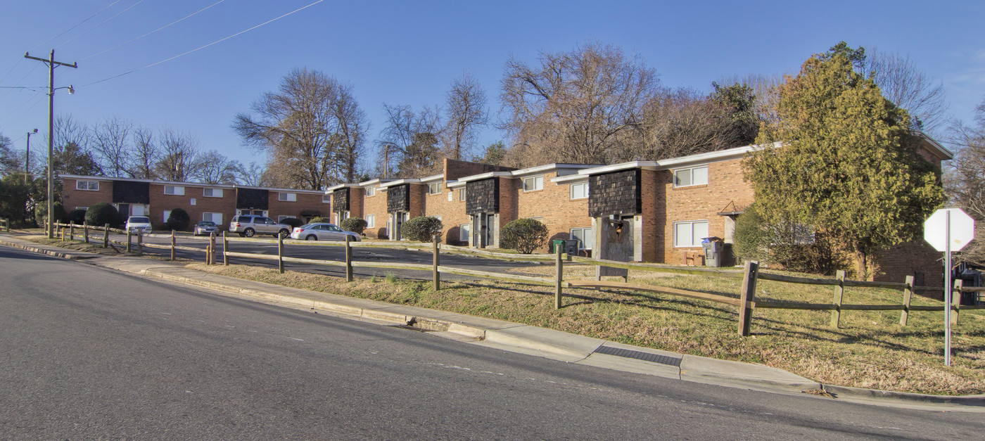 3625 Glenwood Dr in Charlotte, NC - Building Photo