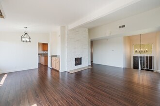 86 Cottonwood Cir in Rolling Hills Estates, CA - Building Photo - Building Photo