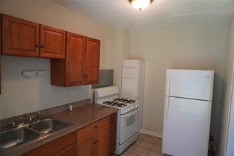 4728 Avenue R 1/2 in Galveston, TX - Building Photo - Building Photo