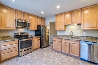 9103 Vosger Ct in Fairfax, VA - Building Photo - Building Photo