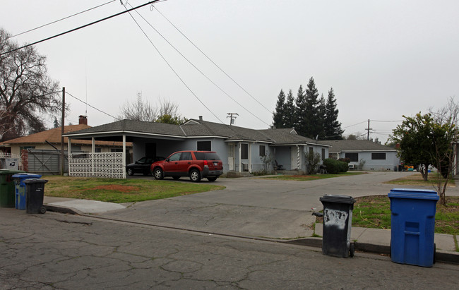 1037 N Denair Ave in Turlock, CA - Building Photo - Building Photo