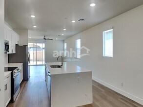493 Silverbell Fls Pl in Henderson, NV - Building Photo - Building Photo