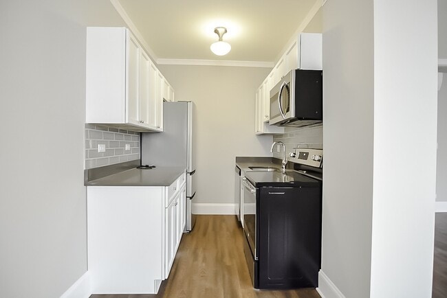 817 W Lakeside Pl in Chicago, IL - Building Photo - Building Photo