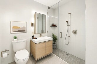 130 Water St, Unit 415 in New York, NY - Building Photo - Building Photo