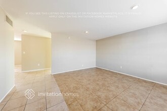 3335 W McLellan Blvd in Phoenix, AZ - Foto de edificio - Building Photo