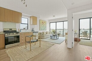 1822 Overland Ave in Los Angeles, CA - Building Photo