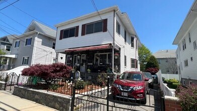 124 Willis Ave-Unit -2nd Floor in Medford, MA - Building Photo - Building Photo
