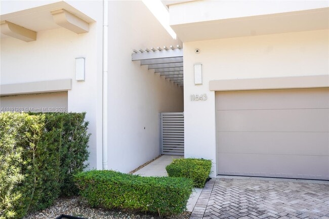 11843 SW 81st Rd in Miami, FL - Building Photo - Building Photo