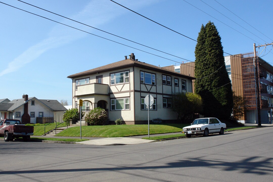 3973 N Montana Ave in Portland, OR - Building Photo