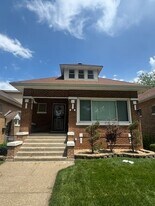 7937 S Crandon Ave in Chicago, IL - Building Photo