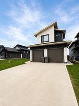 10513-10133 133 Ave. in Grande Prairie, AB - Building Photo