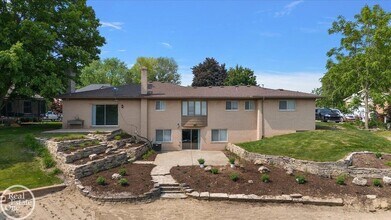 2532 Belle View Dr in Shelby Township, MI - Building Photo - Building Photo