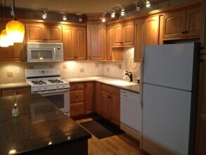 40636 Village Wood Rd in Novi, MI - Building Photo - Building Photo