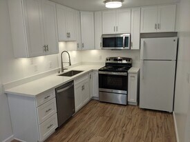 1564 Hollenbeck Ave, Unit 3 in Sunnyvale, CA - Building Photo