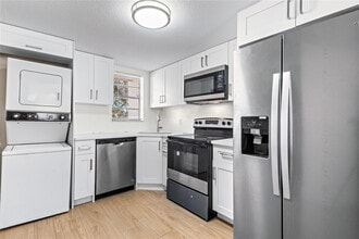 3750 NW 115th Way in Coral Springs, FL - Building Photo - Building Photo