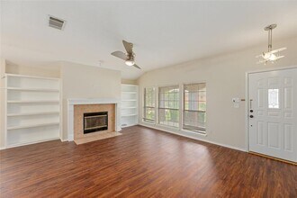 1403 Haley Gray Dr in Pflugerville, TX - Building Photo - Building Photo