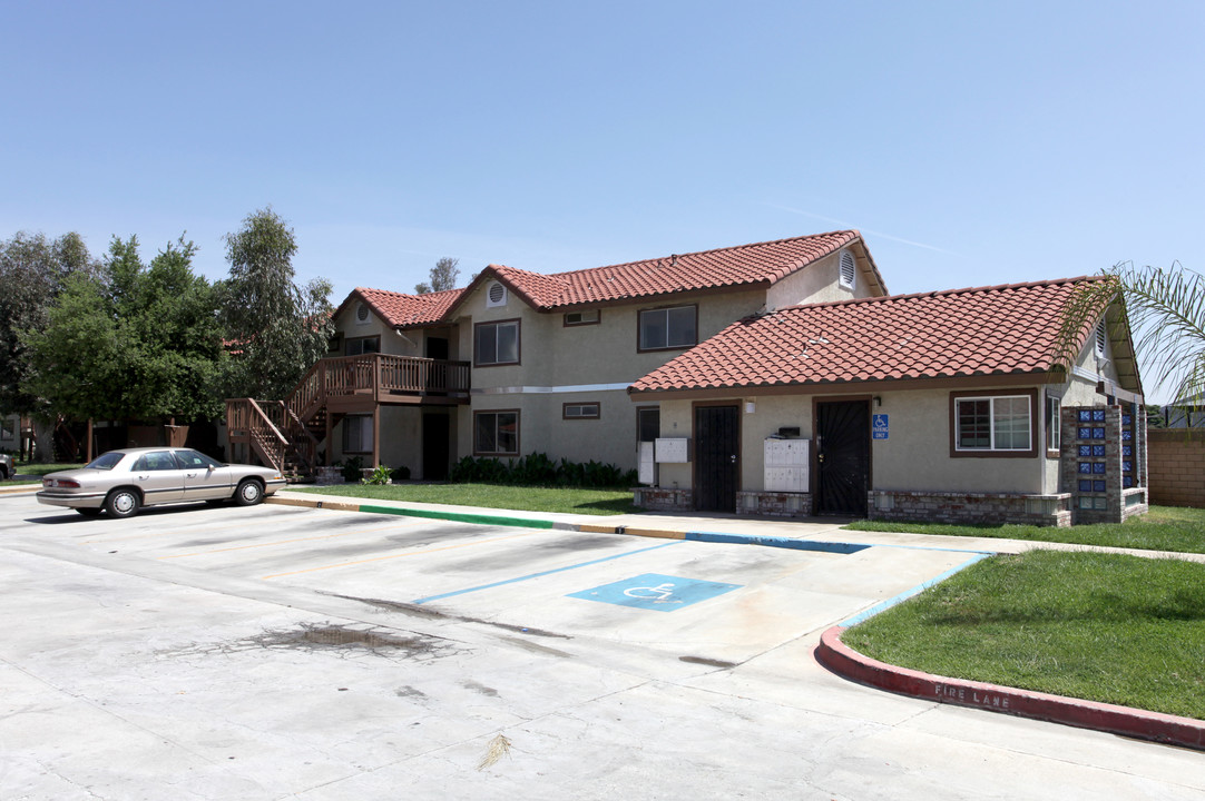 24450 Atwood Ave in Moreno Valley, CA - Building Photo