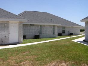 604 Logan Dr in Edinburg, TX - Building Photo - Building Photo