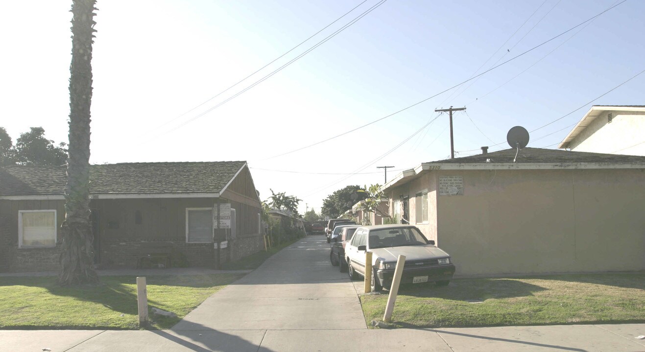 5310-5314 Clara St in Cudahy, CA - Foto de edificio