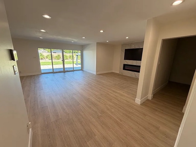 20345 Gresham St in Los Angeles, CA - Building Photo - Building Photo