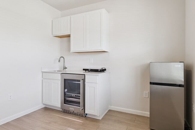 property at 1434 Garabaldi Cir SE