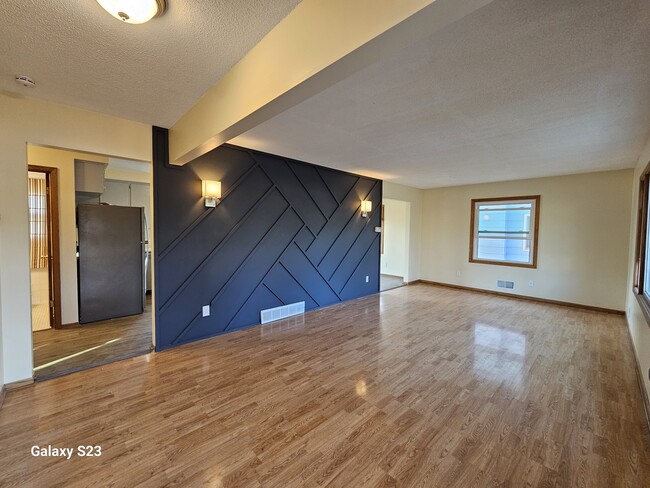 2408 22nd St NW in Rochester, MN - Foto de edificio - Building Photo