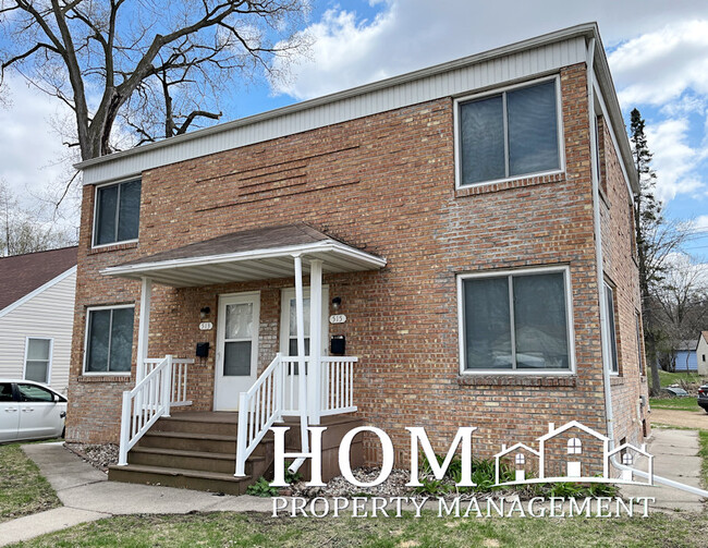 property at 515 W 11th St