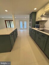 6506 Callander Dr in Bethesda, MD - Foto de edificio - Building Photo