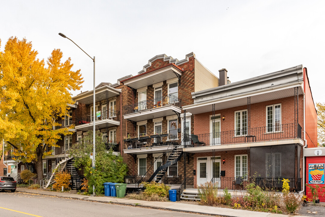 1098 4E Av in Québec, QC - Building Photo