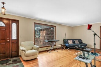 826 Crestfield Ave in Libertyville, IL - Building Photo - Building Photo