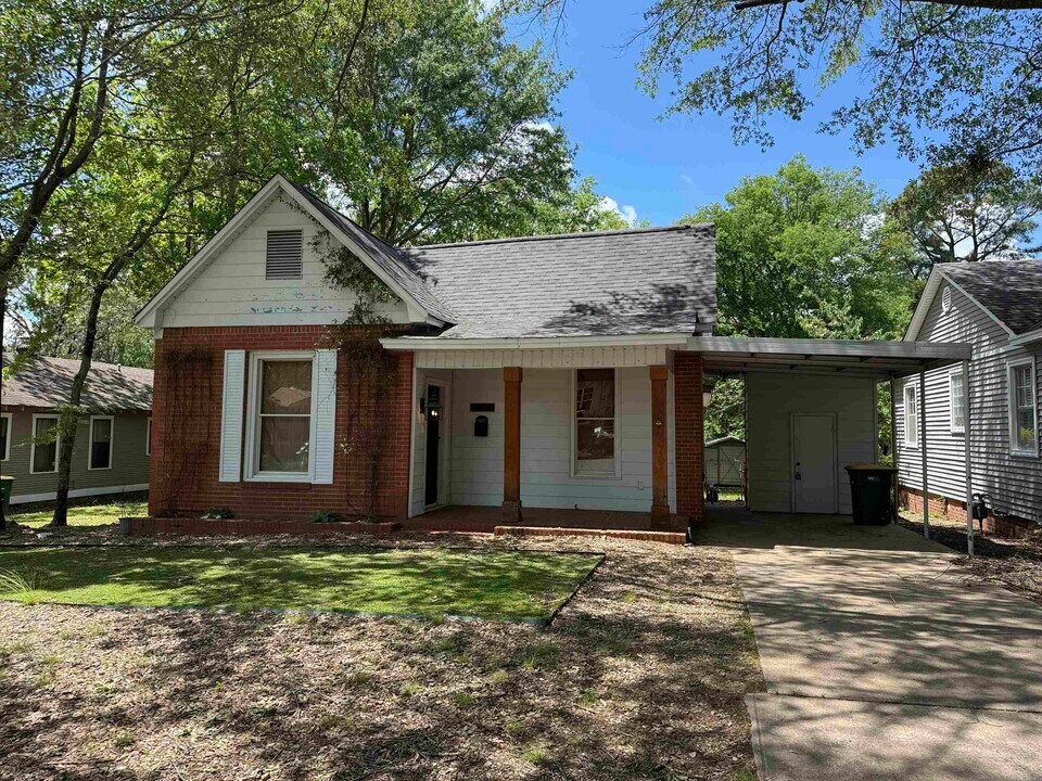 1704 N Taylor St in Little Rock, AR - Building Photo